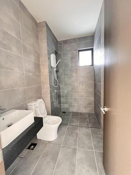 2-storey Terraced House for Sale in Twentyfive7 (Tanjong Duabelas) - Jit Tan - Bathroom - PropertyGuru.com.my