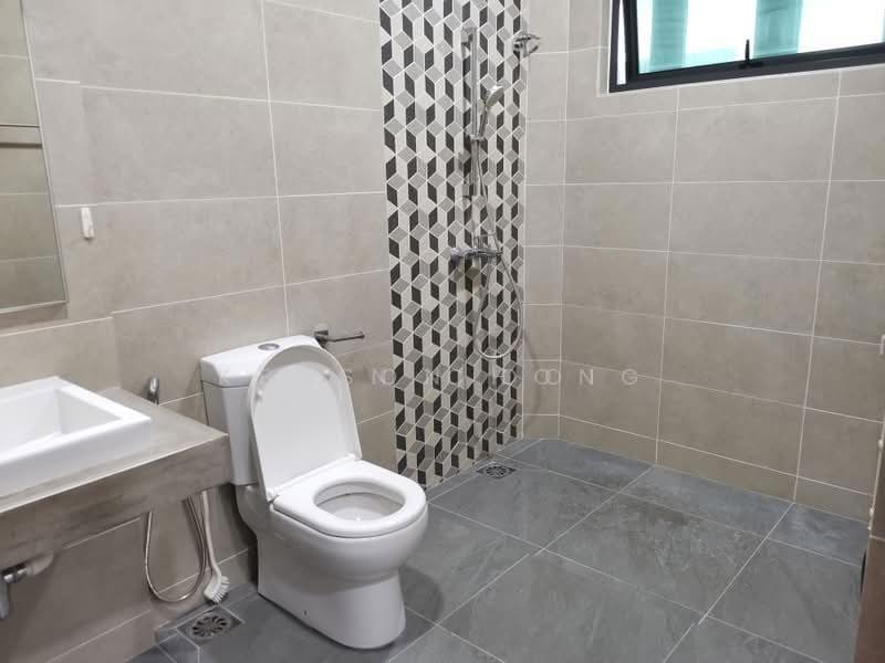 Rumah Teres untuk Dijual di Laman Glenmarie (Shah Alam) - Jason Ooi - Bathroom - PropertyGuru.com.my