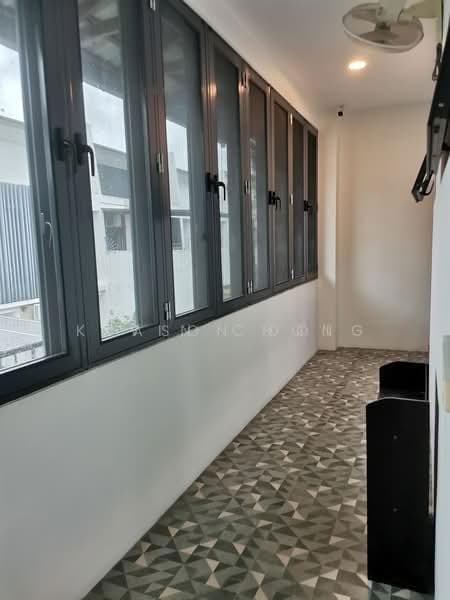 Rumah Teres untuk Dijual di Laman Glenmarie (Shah Alam) - Jason Ooi - Corridor - PropertyGuru.com.my