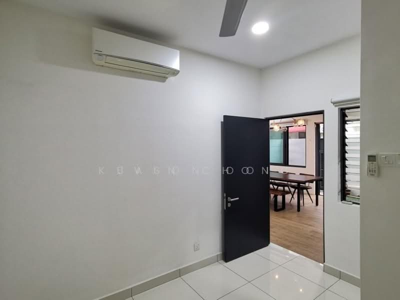 Rumah Teres untuk Dijual di Laman Glenmarie (Shah Alam) - Jason Ooi - Dining Room - PropertyGuru.com.my