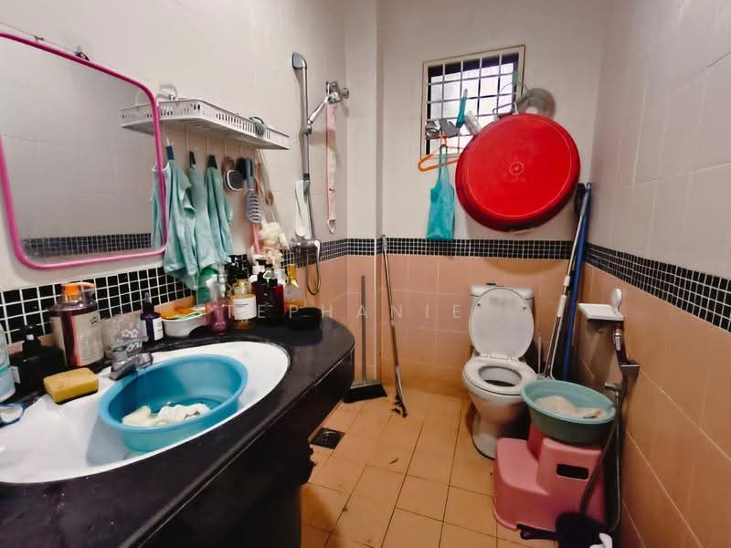 2-storey Terraced House for Sale in Taman Muda (Ampang) - Stephanie . - Bathroom - PropertyGuru.com.my