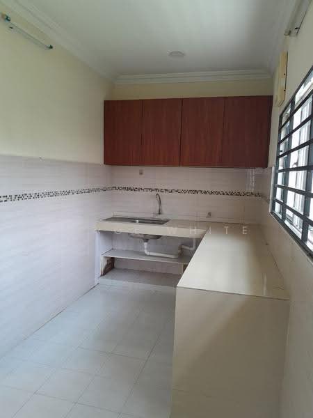Rumah Berkembar untuk Disewa di Seksyen 5 (Petaling Jaya) - Carol White - Kitchen - PropertyGuru.com.my