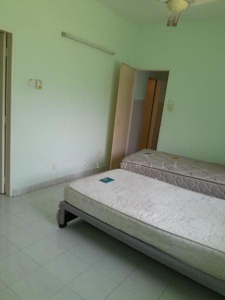 Rumah Berkembar untuk Disewa di Seksyen 5 (Petaling Jaya) - Carol White - Bedroom - PropertyGuru.com.my