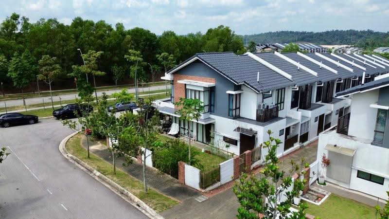 Cluster House for Sale in Elmina Valley (Sungai Buloh) - HADZRIN YUSOF - Exterior - PropertyGuru.com.my