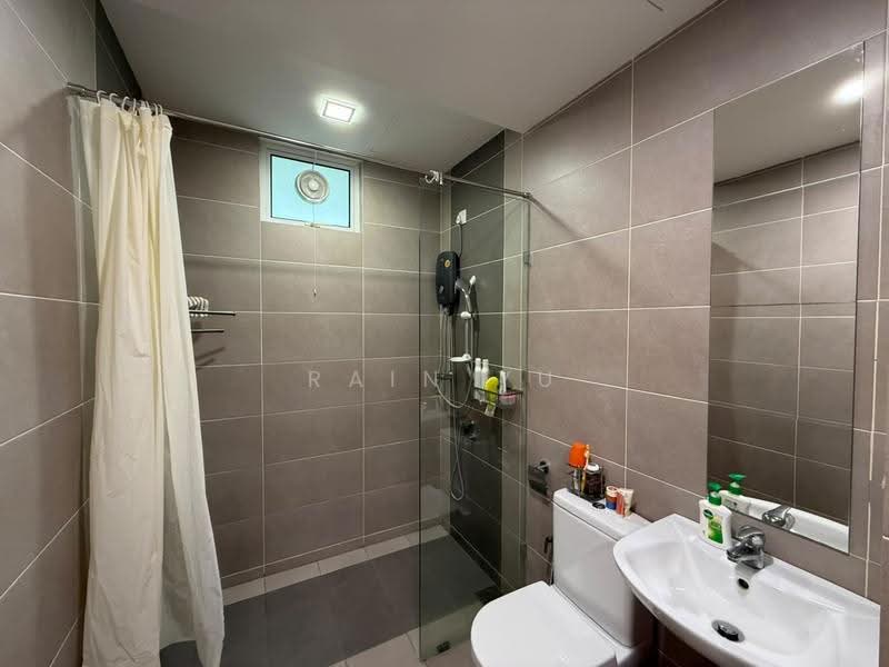 Kediaman Servis untuk Dijual di Summerton - Rain Yu - Bathroom - PropertyGuru.com.my