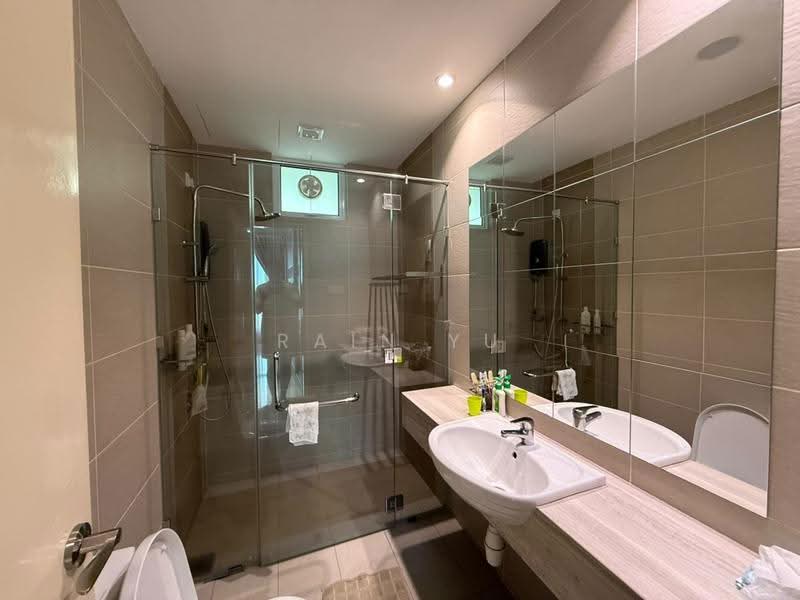Kediaman Servis untuk Dijual di Summerton - Rain Yu - Bathroom - PropertyGuru.com.my