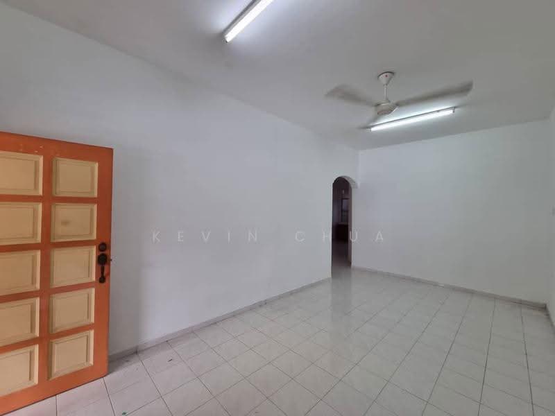 1-storey Terraced House for Sale in Taman Putri Kulai (Kulai) - Kevin Chua - Living Room - PropertyGuru.com.my