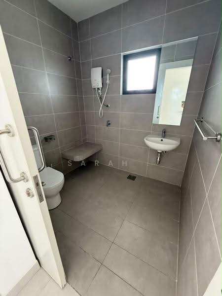 Rumah Teres 2-Tingkat untuk Dijual di Cyberjaya (Selangor) - Sarah . - Bathroom - PropertyGuru.com.my