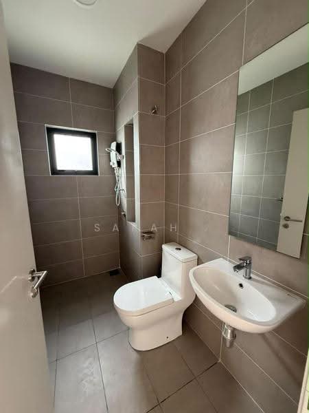Rumah Teres 2-Tingkat untuk Dijual di Cyberjaya (Selangor) - Sarah . - Bathroom - PropertyGuru.com.my