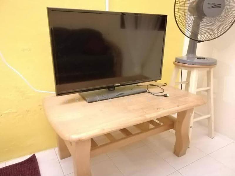 Rumah Flat untuk Dijual di Taman Jade - Bryan H'ng - Living Room - PropertyGuru.com.my