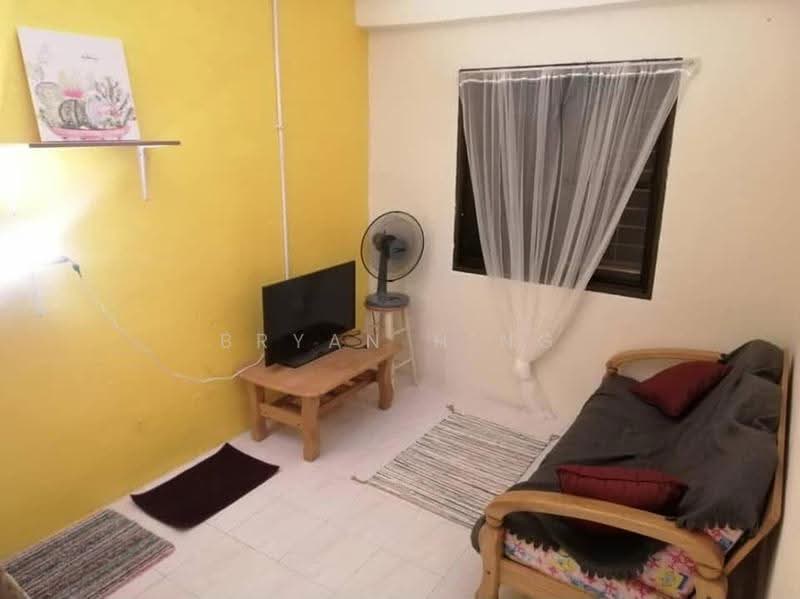 Rumah Flat untuk Dijual di Taman Jade - Bryan H'ng - Living Room - PropertyGuru.com.my