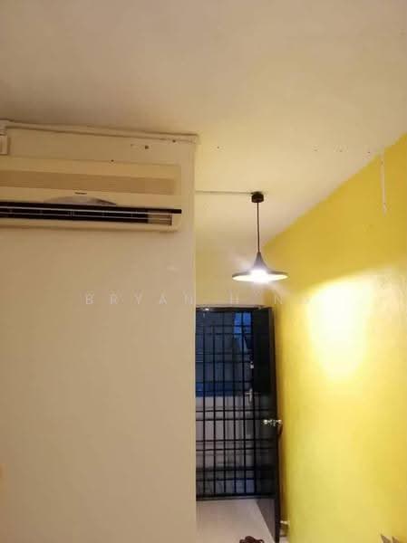 Rumah Flat untuk Dijual di Taman Jade - Bryan H'ng - Entrance - PropertyGuru.com.my