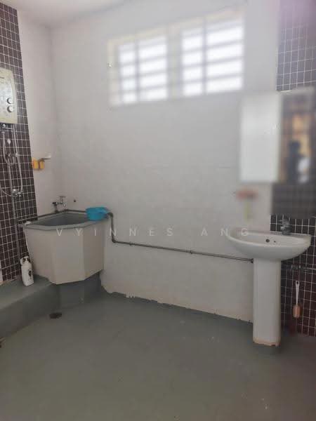 2.5-storey Terraced House for Sale in Taman Teratai Indah (Butterworth) - Vyinnes Ang - Bathroom - PropertyGuru.com.my