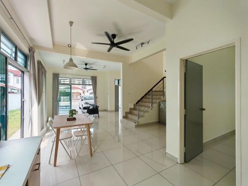 Rumah Kluster untuk Disewa di Taman Gaya (Ulu Tiram) - Jocelyn Law - Living Room - PropertyGuru.com.my