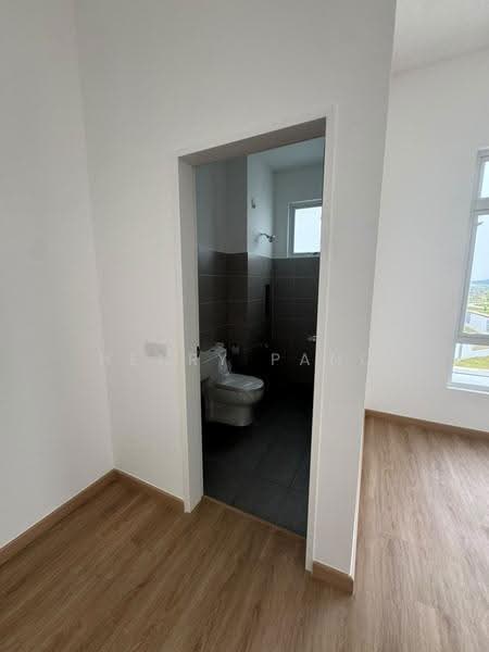 Rumah Teres 2-Tingkat untuk Disewa di Bandar Putra Kulai (Kulai) - Henry Pang - Bathroom - PropertyGuru.com.my