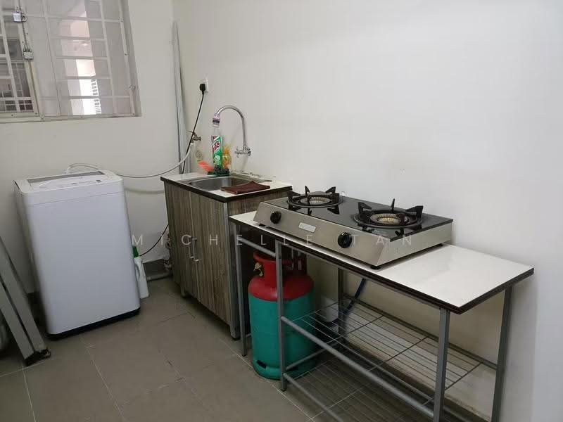 Kediaman Servis untuk Disewa di Platinum Lake PV 21 - Michelle Tan - Kitchen - PropertyGuru.com.my