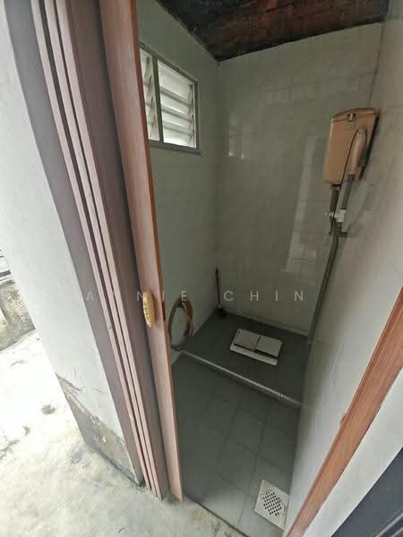 Rumah Teres 2-Tingkat untuk Disewa di Taman Sri Putri (Skudai) - Annie Chin - Bathroom - PropertyGuru.com.my