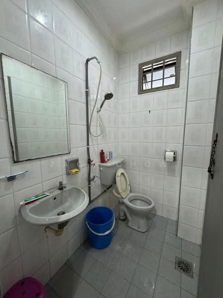 2-storey Terraced House for Sale in Taman Molek (Johor Bahru) - Zack Chow - Bathroom - PropertyGuru.com.my