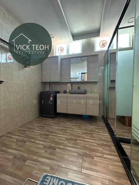 Factory for Sale in Butterworth (Penang) - Vick Teoh - Bathroom - PropertyGuru.com.my