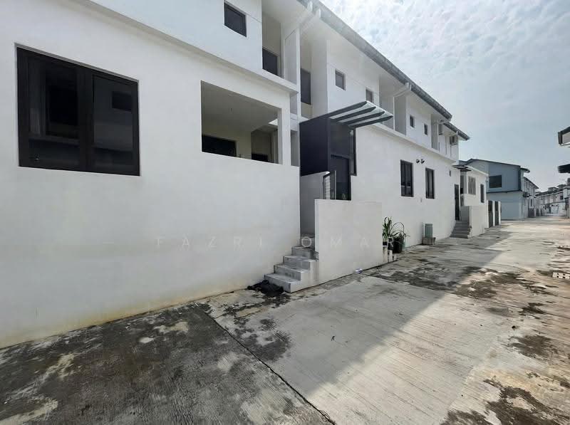 Rumah Teres 2-Tingkat untuk Dijual di Dengkil (Selangor) - Fazri Omar - PropertyGuru.com.my