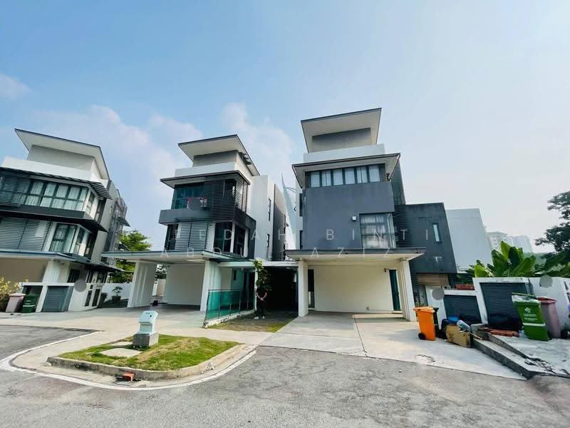 Semi-Detached House for Sale in Presint 8 (Putrajaya) - Rafedah Binti Abdul Aziz - Exterior - PropertyGuru.com.my