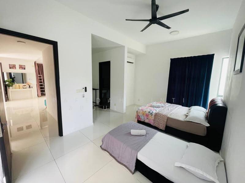 Semi-Detached House for Sale in Presint 8 (Putrajaya) - Rafedah Binti Abdul Aziz - Bedroom - PropertyGuru.com.my