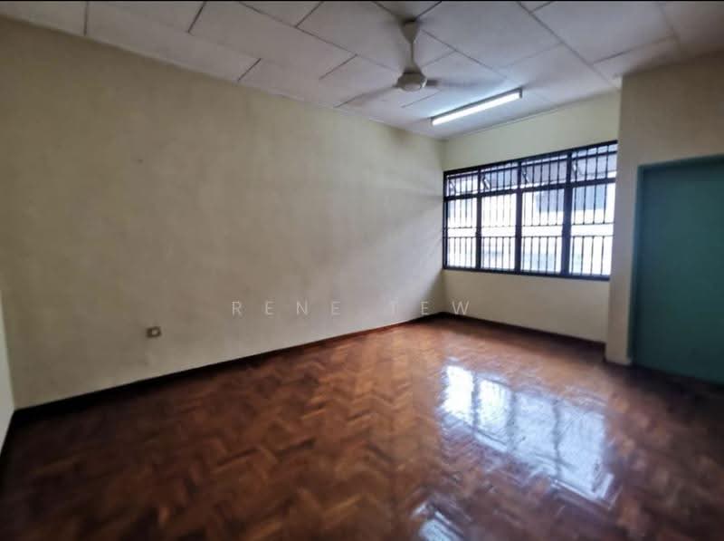 2-storey Terraced House for Sale in Taman Daya (Johor Bahru) - Rene Tew - Living Room - PropertyGuru.com.my