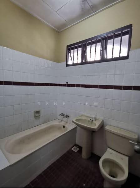 2-storey Terraced House for Sale in Taman Daya (Johor Bahru) - Rene Tew - Bathroom - PropertyGuru.com.my