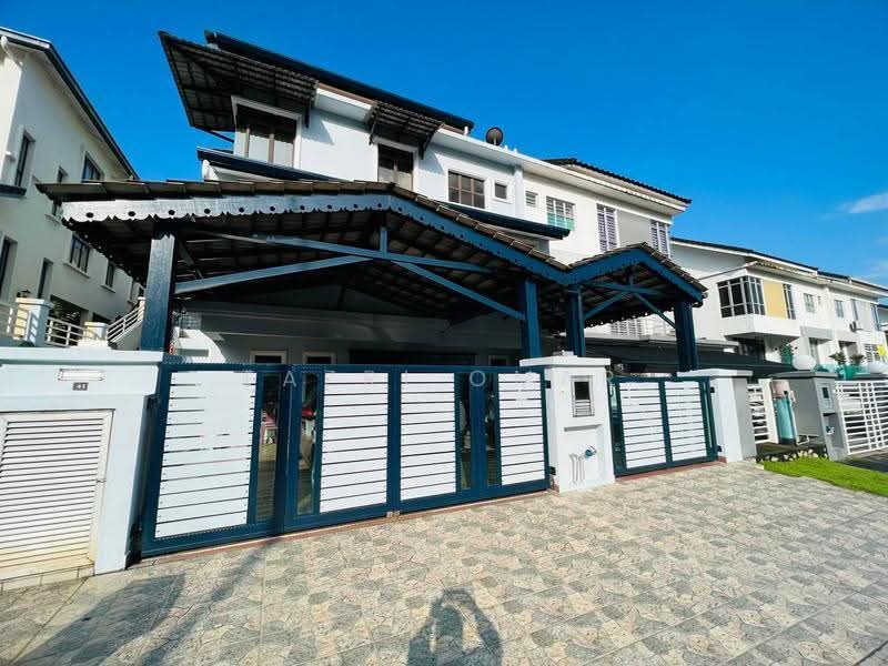 Semi-Detached House for Sale in Saujana Villa (Kajang) - Fazri Omar - PropertyGuru.com.my