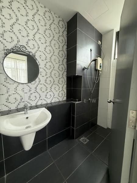 Kediaman Servis untuk Disewa di Citywoods - Rene Tew - Bathroom - PropertyGuru.com.my
