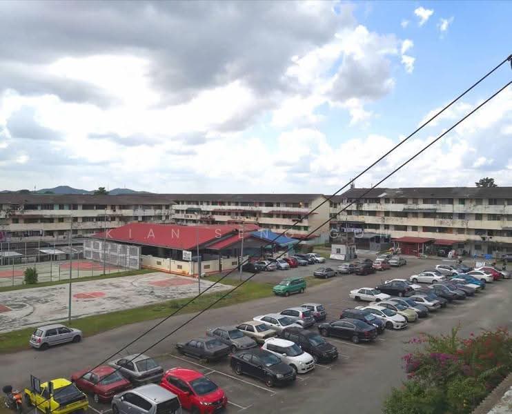 Flat for Rent at Flat Taman Ungku Tun Aminah - Kian Seng Goh - Exterior - PropertyGuru.com.my