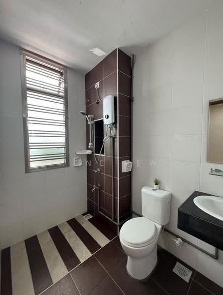 Rumah Teres 2-Tingkat untuk Dijual di Bandar Dato Onn (Tebrau) - Rene Tew - Bathroom - PropertyGuru.com.my