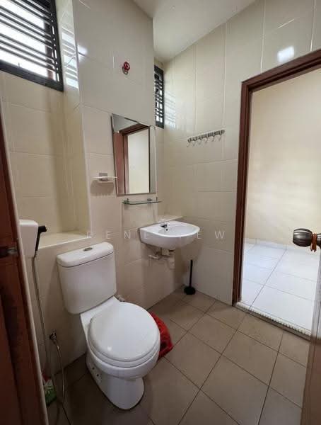 Rumah Teres 2-Tingkat untuk Dijual di Bandar Dato Onn (Tebrau) - Rene Tew - Bathroom - PropertyGuru.com.my