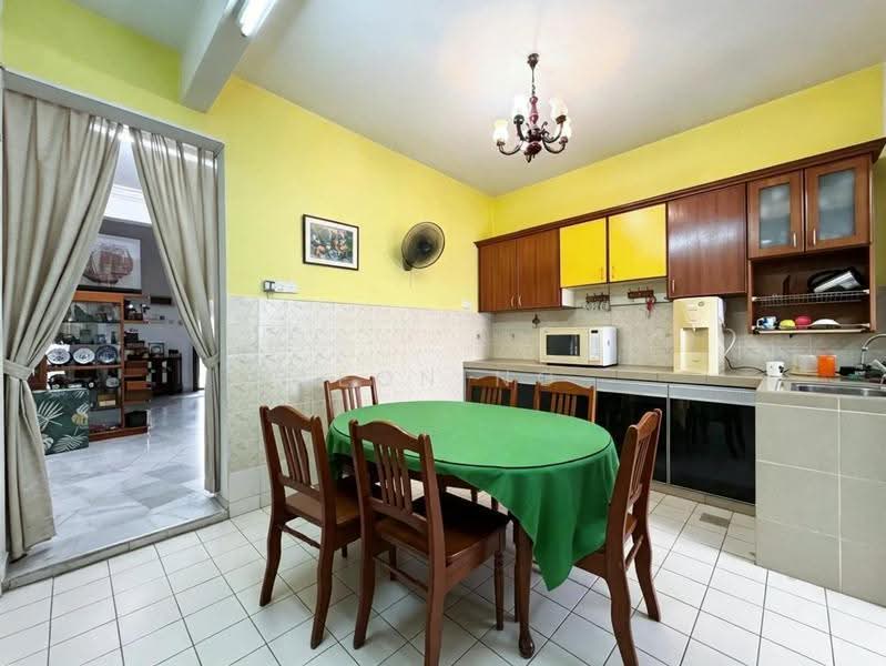 2-storey Terraced House for Sale in Bandar Indahpura (Kulai) - Leon Ng - Kitchen - PropertyGuru.com.my