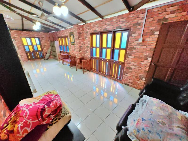 Rumah Berkembar untuk Dijual di Bandar Bukit Mahkota (Bangi) - Herman Sazwan Nor Rahim - Living Room - PropertyGuru.com.my