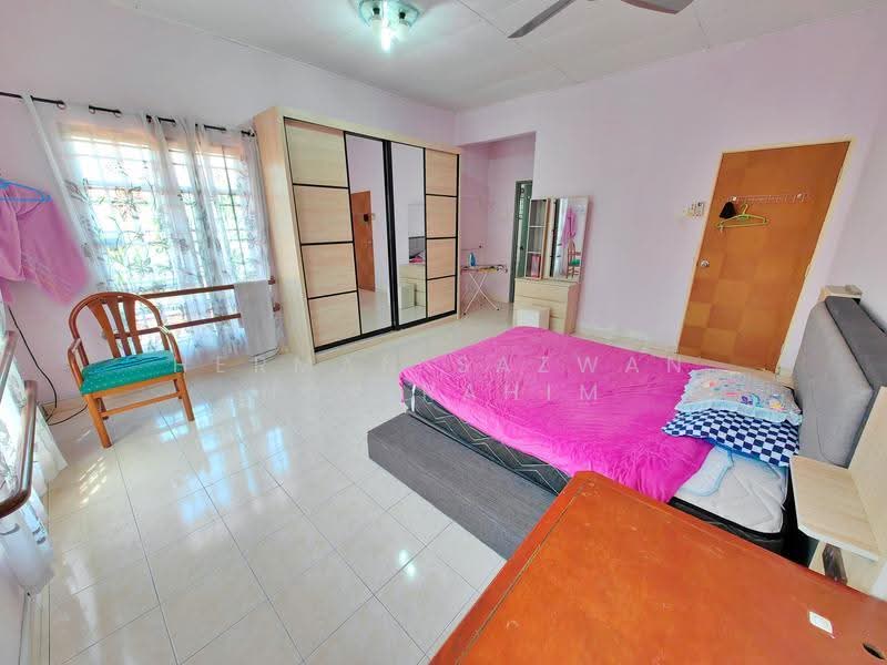 Rumah Berkembar untuk Dijual di Bandar Bukit Mahkota (Bangi) - Herman Sazwan Nor Rahim - Bedroom - PropertyGuru.com.my