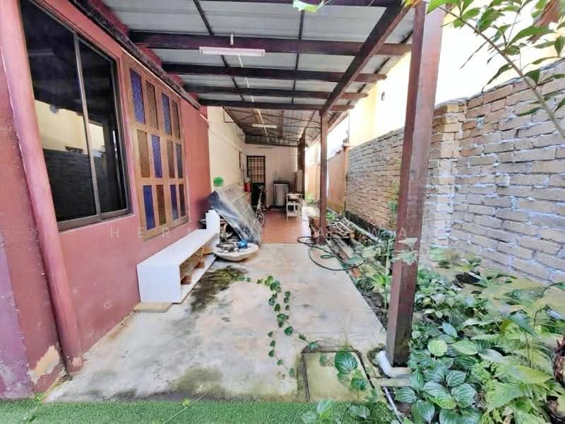 Rumah Berkembar untuk Dijual di Bandar Bukit Mahkota (Bangi) - Herman Sazwan Nor Rahim - Exterior - PropertyGuru.com.my