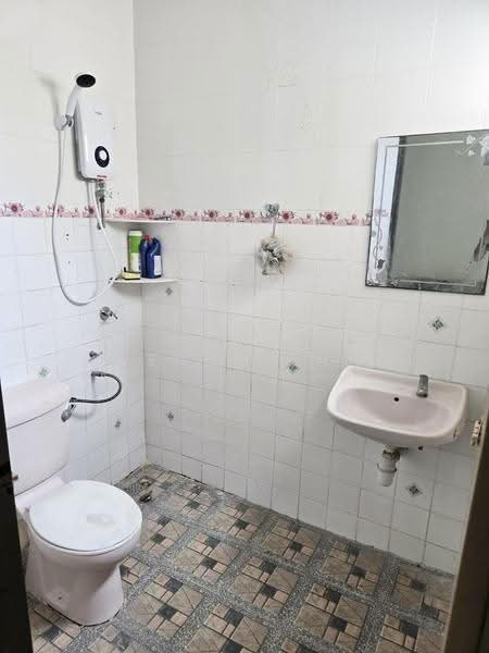 Apartment for Rent at Menara Kuda Lari - Weng Sern - Bathroom - PropertyGuru.com.my