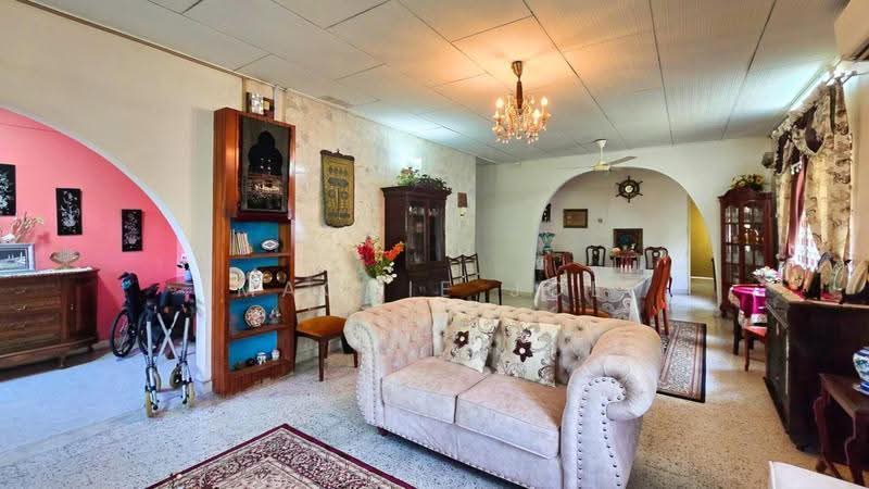 Rumah Banglo untuk Dijual di Kampung Tunku (Petaling Jaya) - Maggie Joe - Living Room - PropertyGuru.com.my