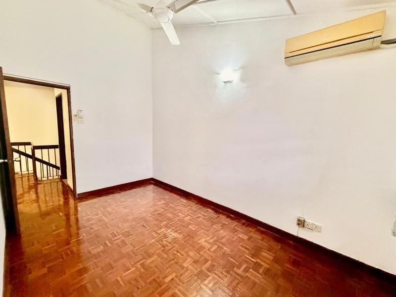 2-storey Terraced House for Sale in Taman Tun Dr Ismail (Kuala Lumpur) - Yin Peng . - Bedroom - PropertyGuru.com.my