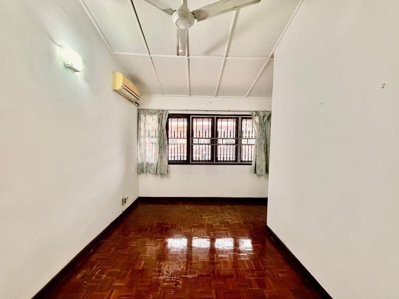 2-storey Terraced House for Sale in Taman Tun Dr Ismail (Kuala Lumpur) - Yin Peng . - Bedroom - PropertyGuru.com.my