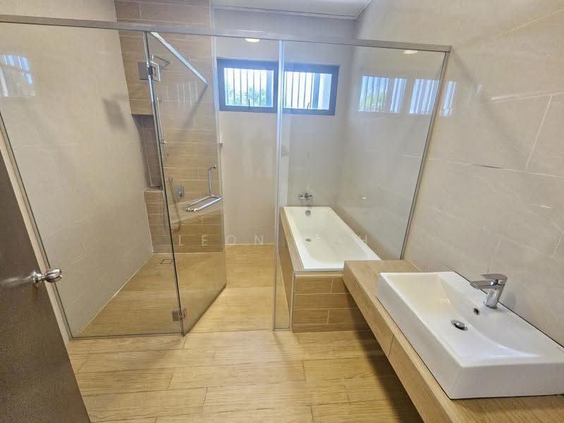 Rumah Berkembar untuk Disewa di Eco Sanctuary (Telok Panglima Garang) - Leon Goh - Bathroom - PropertyGuru.com.my