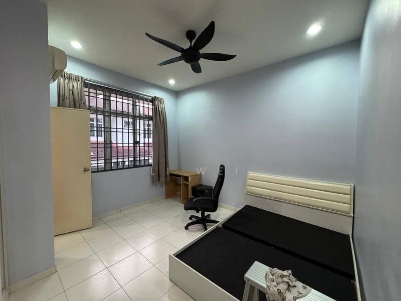 Rumah Teres 2-Tingkat untuk Disewa di Taman Desa Tebrau (Tebrau) - Li Wei - Bedroom - PropertyGuru.com.my