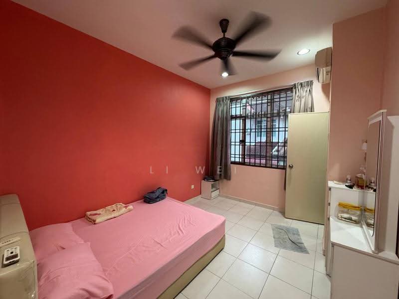 Rumah Teres 2-Tingkat untuk Disewa di Taman Desa Tebrau (Tebrau) - Li Wei - Bedroom - PropertyGuru.com.my