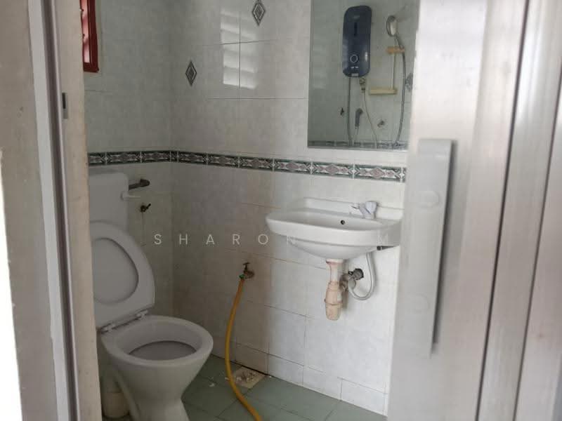 Apartment for Rent at Subang Perdana Goodyear Court 10 - Sharon Lim - Bathroom - PropertyGuru.com.my