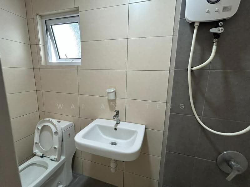 Kondominium untuk Disewa di The Holmes 1 - Wai Ann Teng - Bathroom - PropertyGuru.com.my