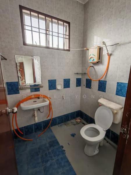 2-storey Terraced House for Sale in Taman Nusa Bestari (Iskandar Puteri (Nusajaya)) - Daniel Yong - Bathroom - PropertyGuru.com.my