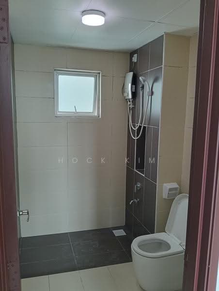 Service Residence for Rent at D'Tasek Residences (Tasek Impian) - Hock Kim - Bathroom - PropertyGuru.com.my