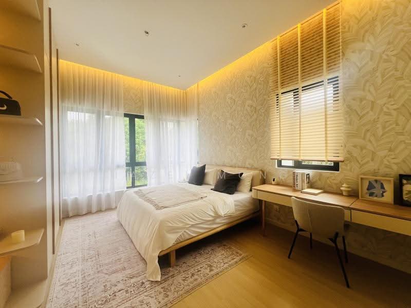 Semi-Detached House for Sale in Taman Bukit Serdang (Seri Kembangan) - Hazel Mong - Bedroom - PropertyGuru.com.my