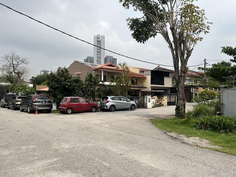2-storey Terraced House for Sale in Seksyen 17 (Petaling Jaya) - Sam Ong - Exterior - PropertyGuru.com.my